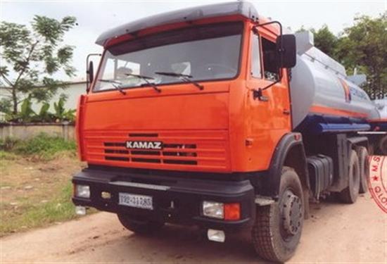 Xe chở xăng dầu 18 khối KAMAZ